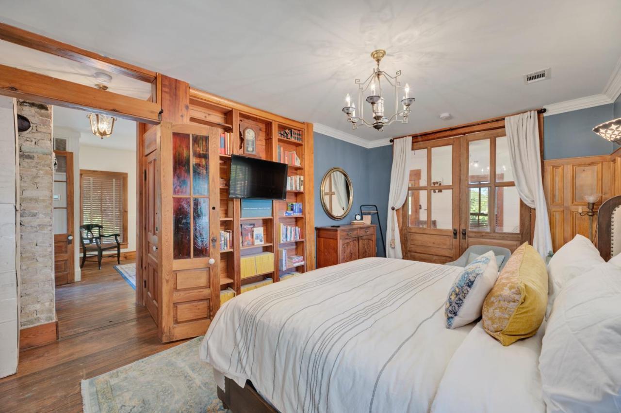 The Stanley Historic With Pool, Bbq Holiday home