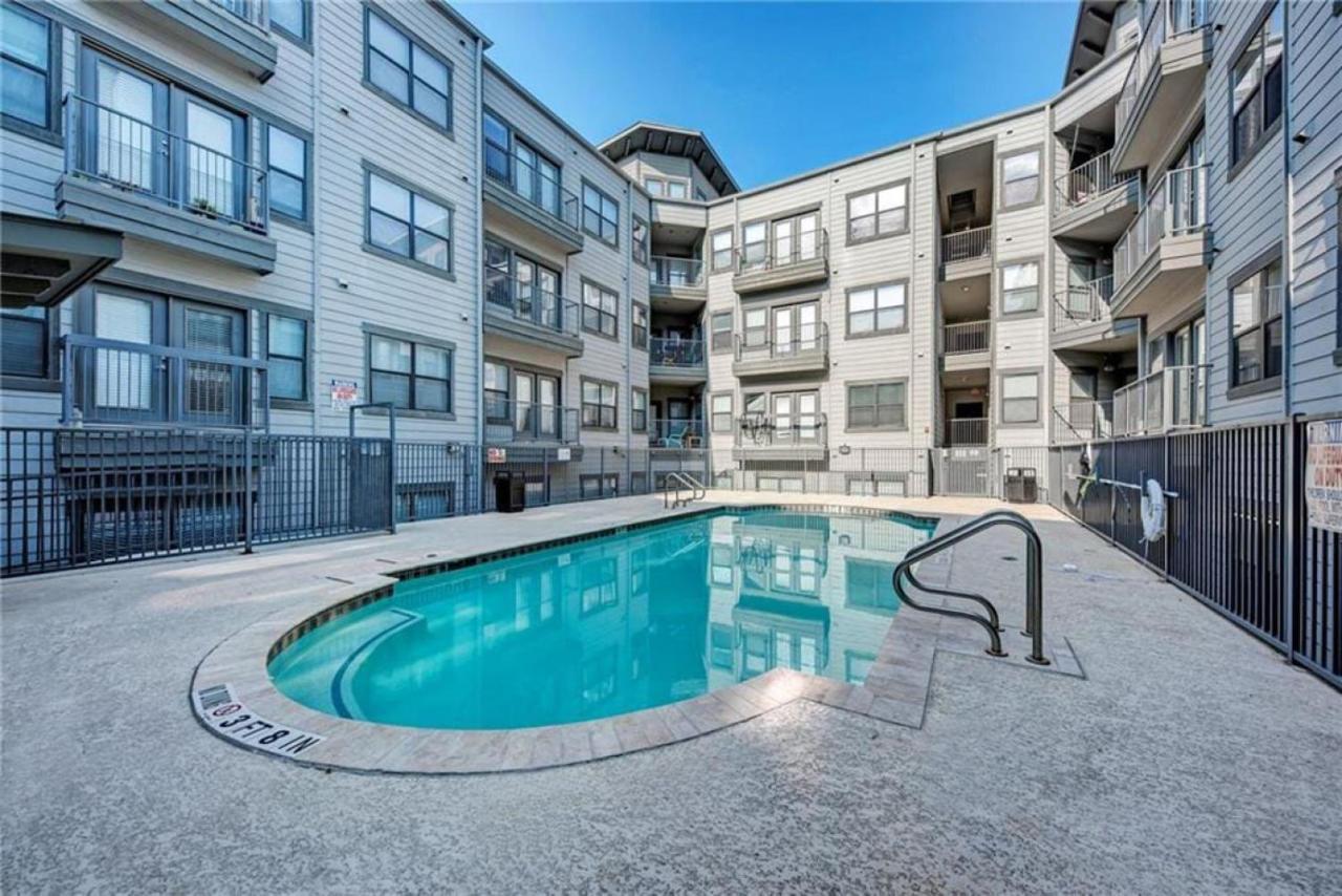 King Beds And Memory Foam Sleeper In Vibrant Atx