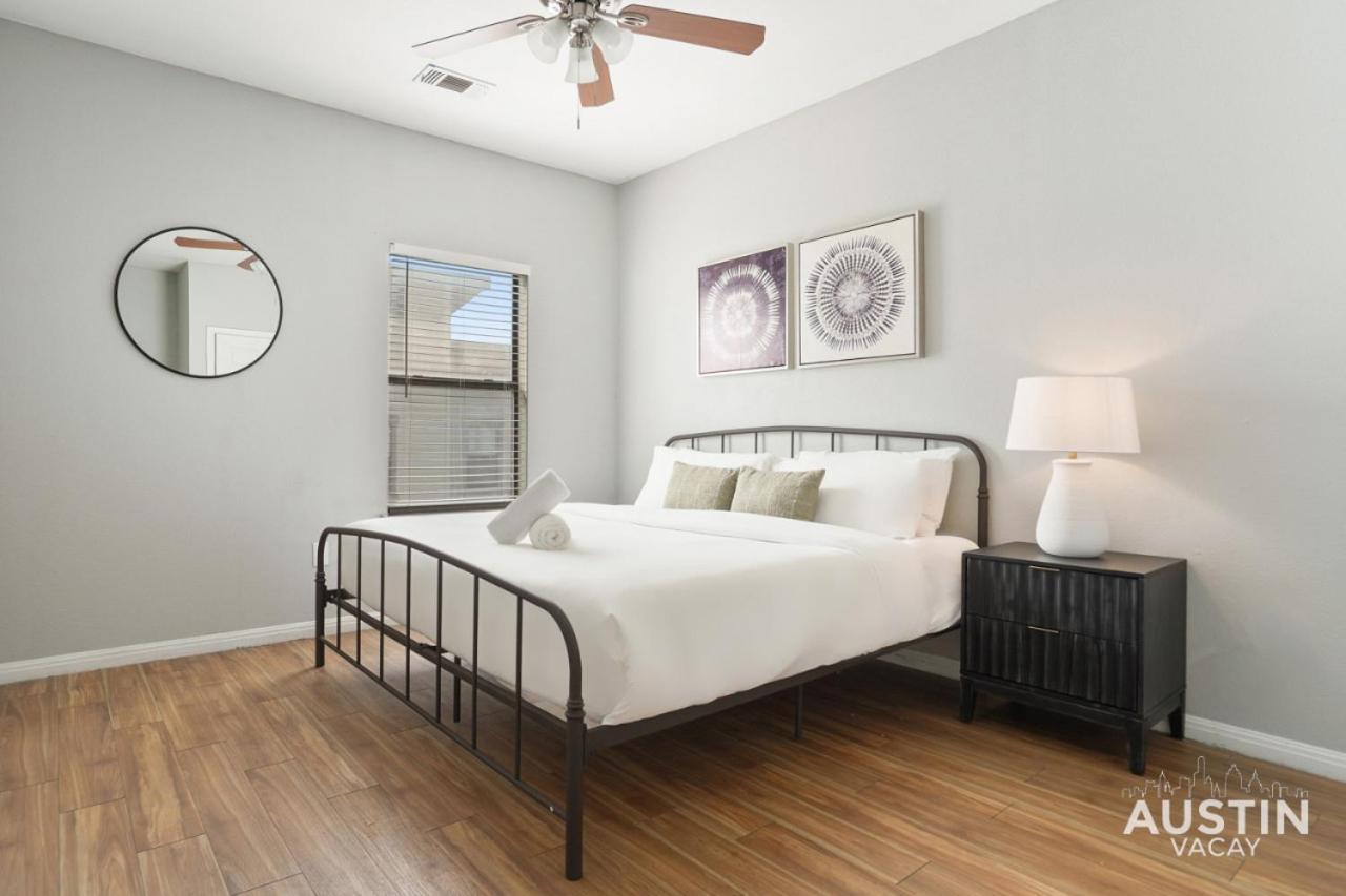King Beds And Memory Foam Sleeper In Vibrant Atx Austin