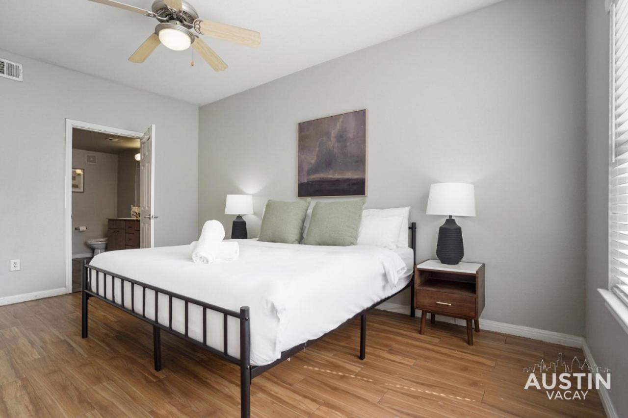 Apartment King Beds And Memory Foam Sleeper In Vibrant Atx Austin
