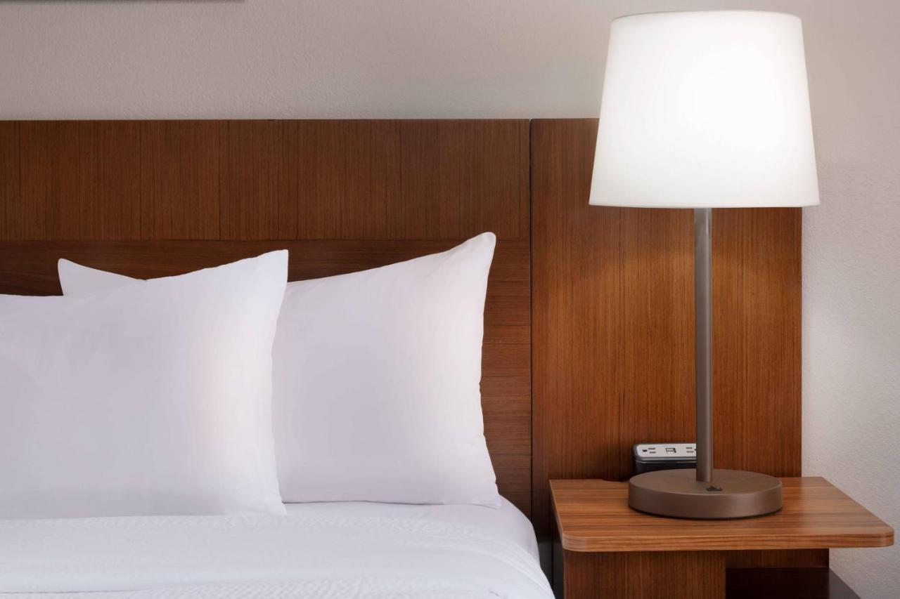 Hotel Fairfield And South Austin