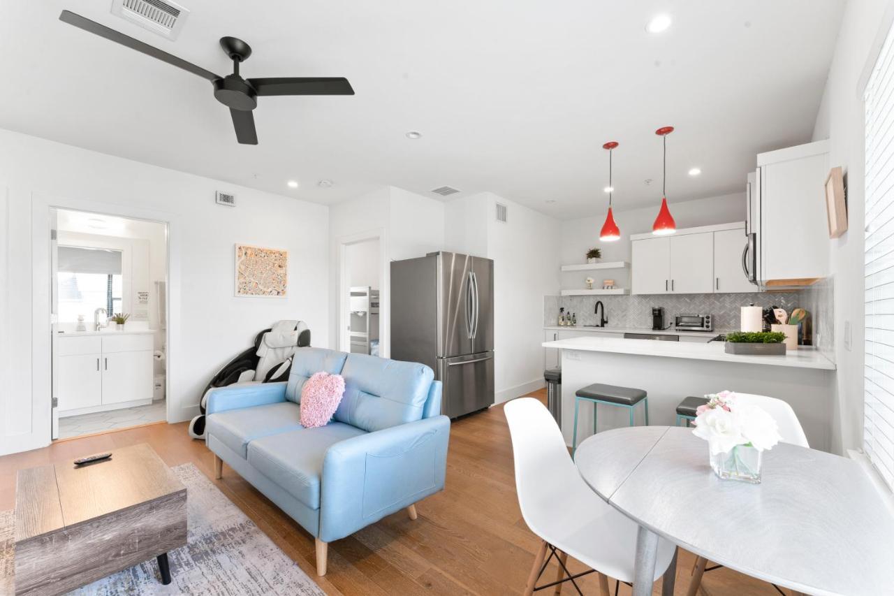 Luxe East Downtown 3br Condo, Walk To Bars, Restaurants, Shops Austin