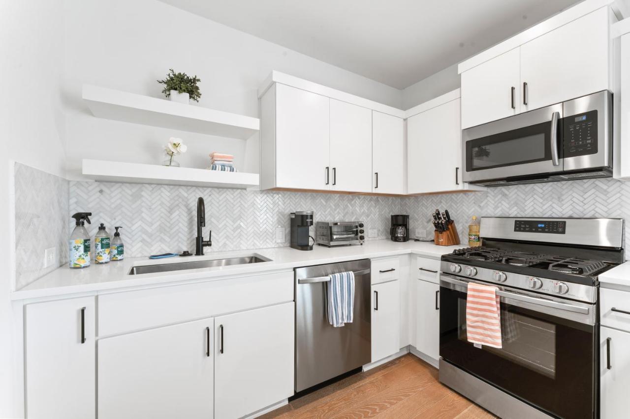 Holiday home Luxe East Downtown 3br Condo, Walk To Bars, Restaurants, Shops *