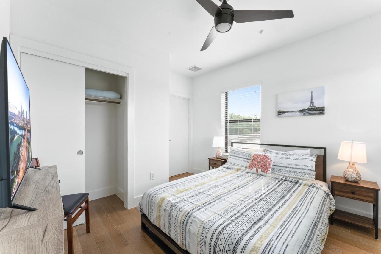 Holiday home Luxe East Downtown 3br Condo, Walk To Bars, Restaurants, Shops