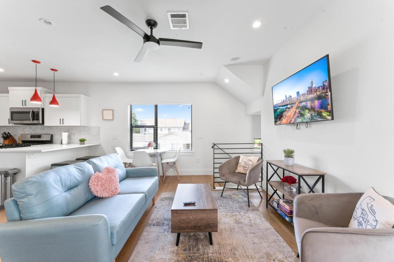 Holiday home Luxe East Downtown 3br Condo, Walk To Bars, Restaurants, Shops *