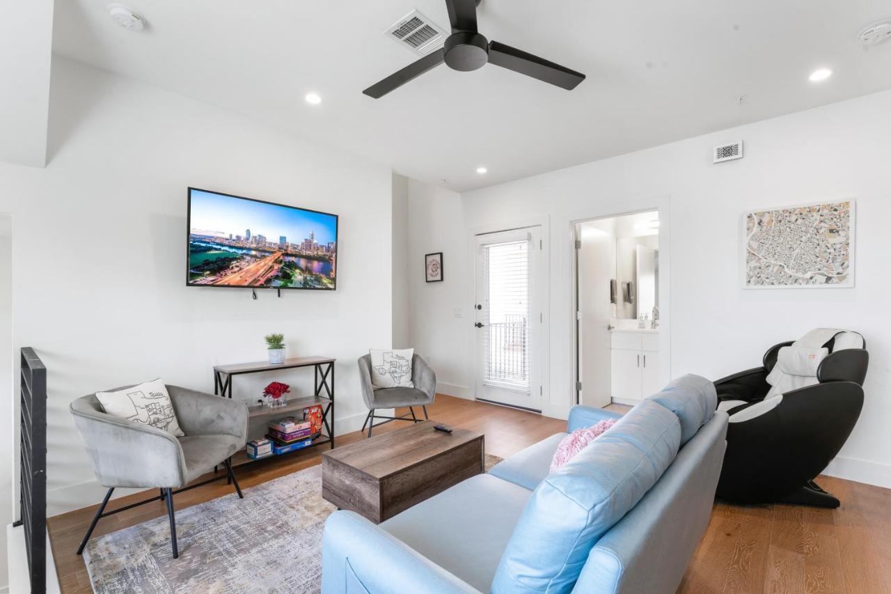 Luxe East Downtown 3br Condo, Walk To Bars, Restaurants, Shops *