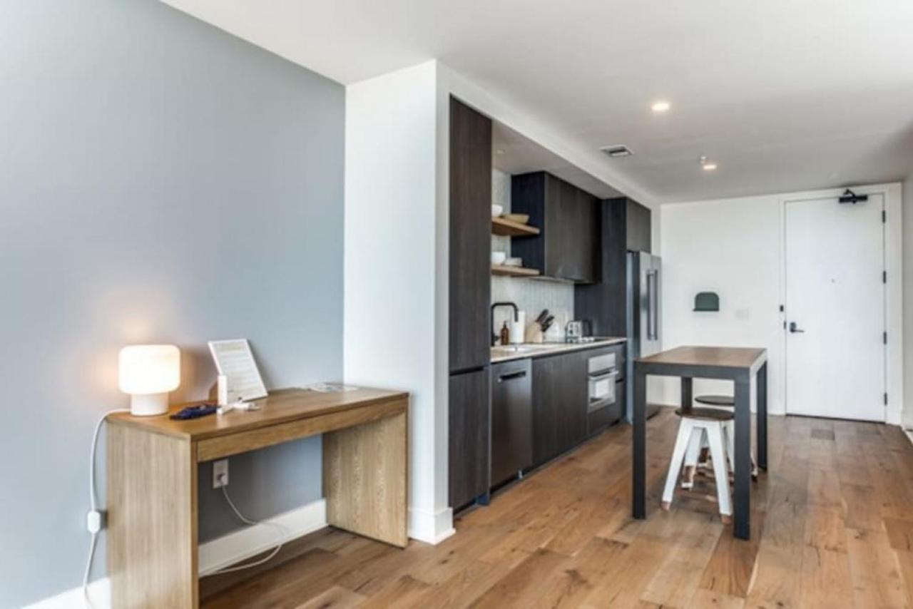 2 Bedroom Lux Panoramic View - Rainey Apartment