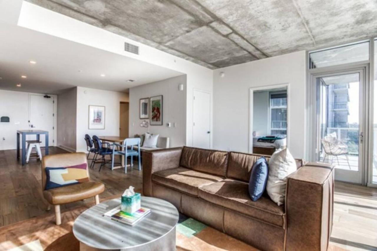 2 Bedroom Lux Panoramic View - Rainey Apartment