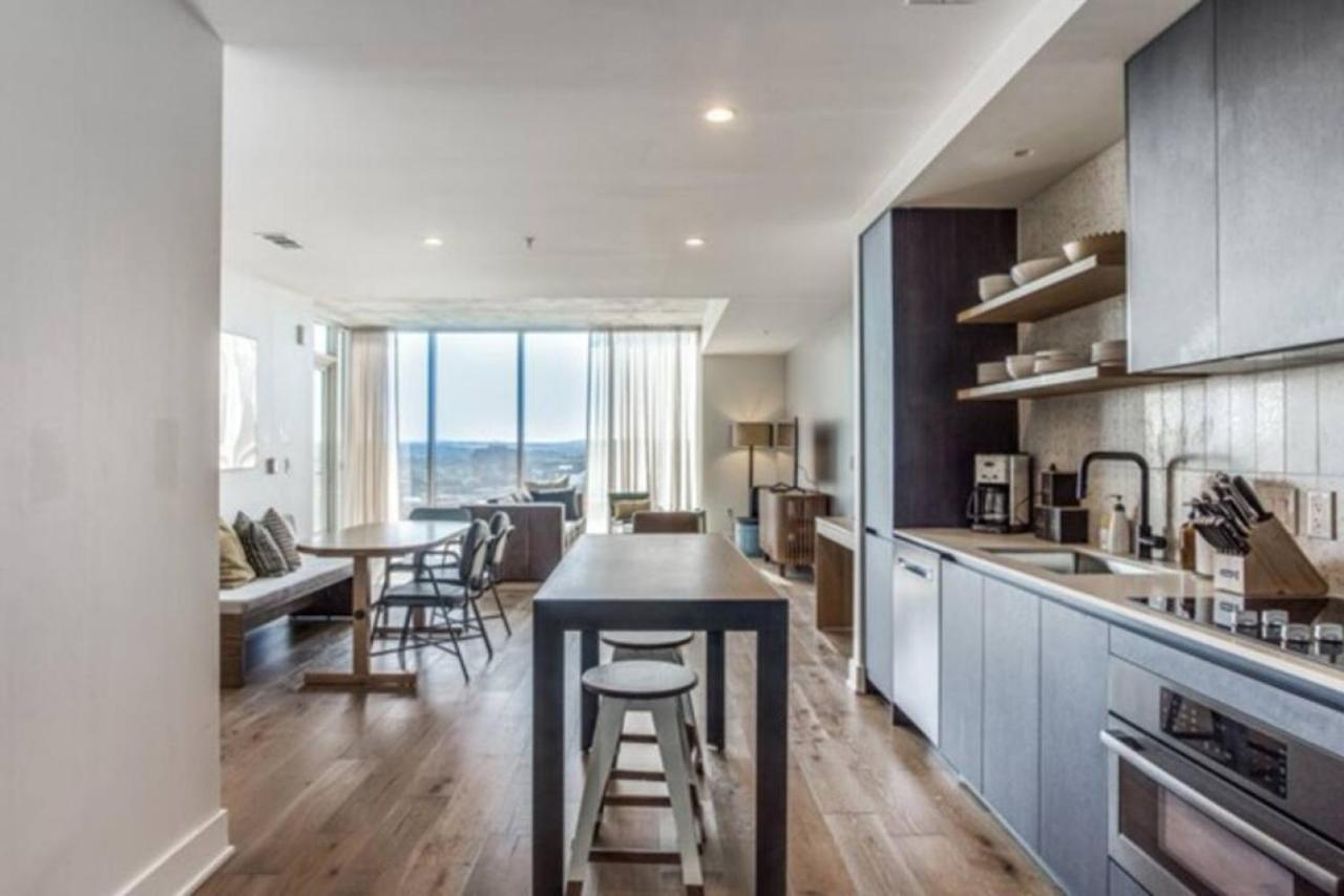 2 Bedroom Lux Panoramic View - Rainey Apartment *