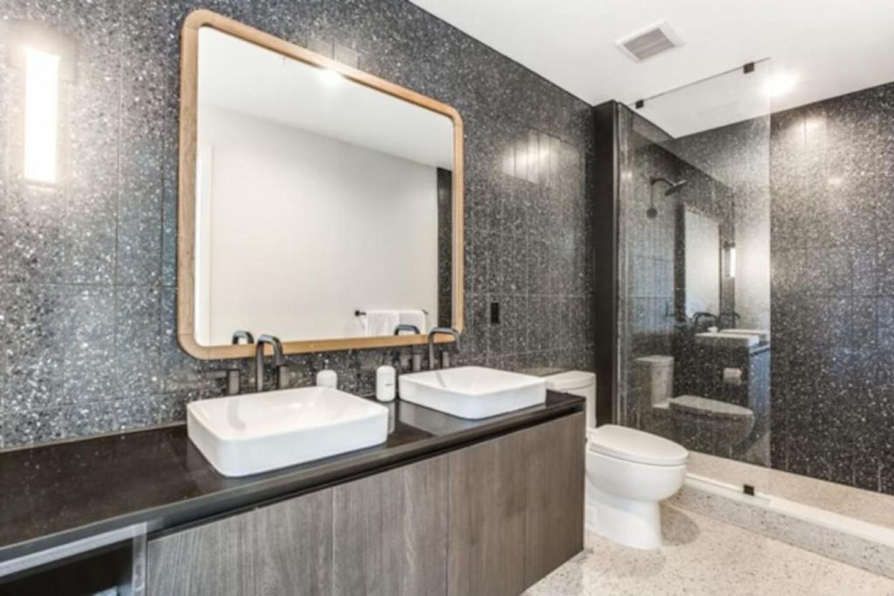 Apartment 2 Bedroom Lux Panoramic View - Rainey Austin
