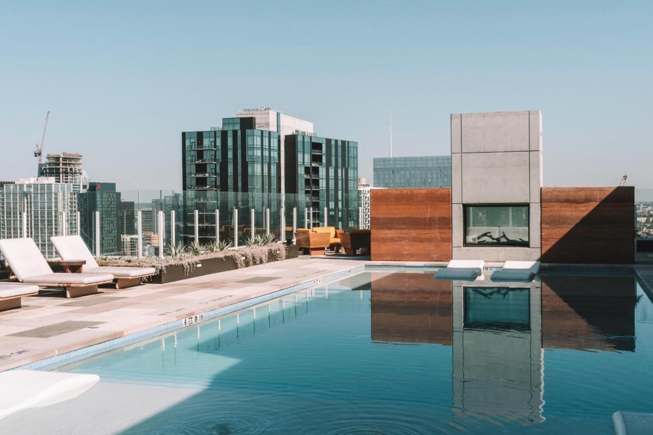 2bd Condo-rainey St-best Views-rt Pool Austin