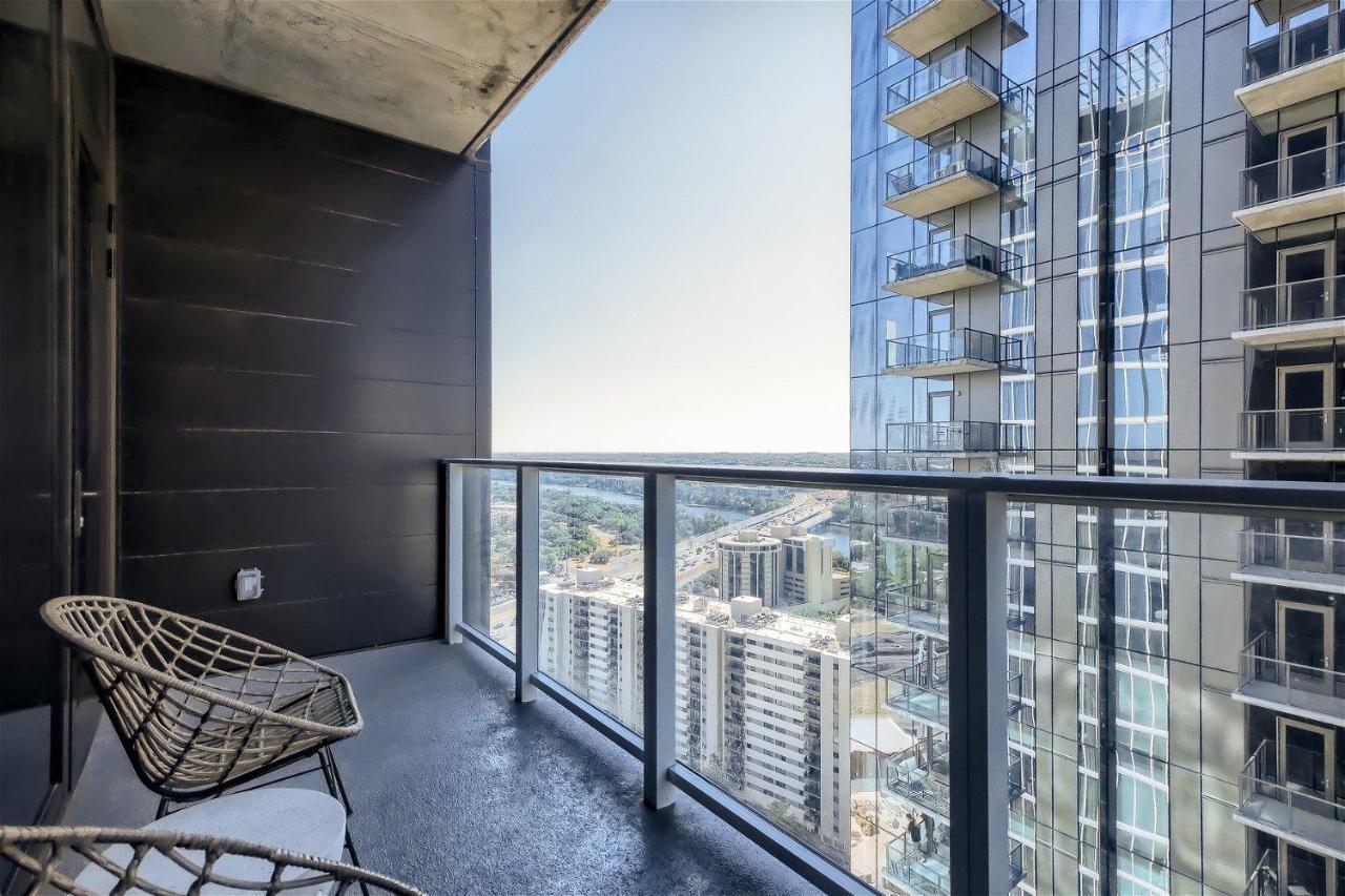 2bd Condo-rainey St-best Views-rt Pool *