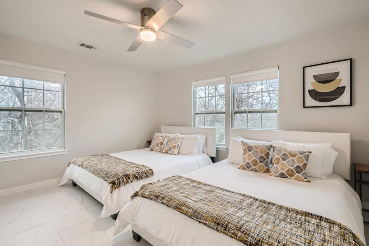 Superb White Modern Austin