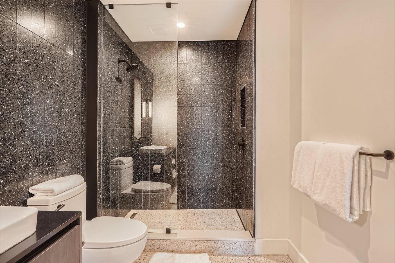 Modern Downtown - Rooftop Pool - Amenities Holiday home *