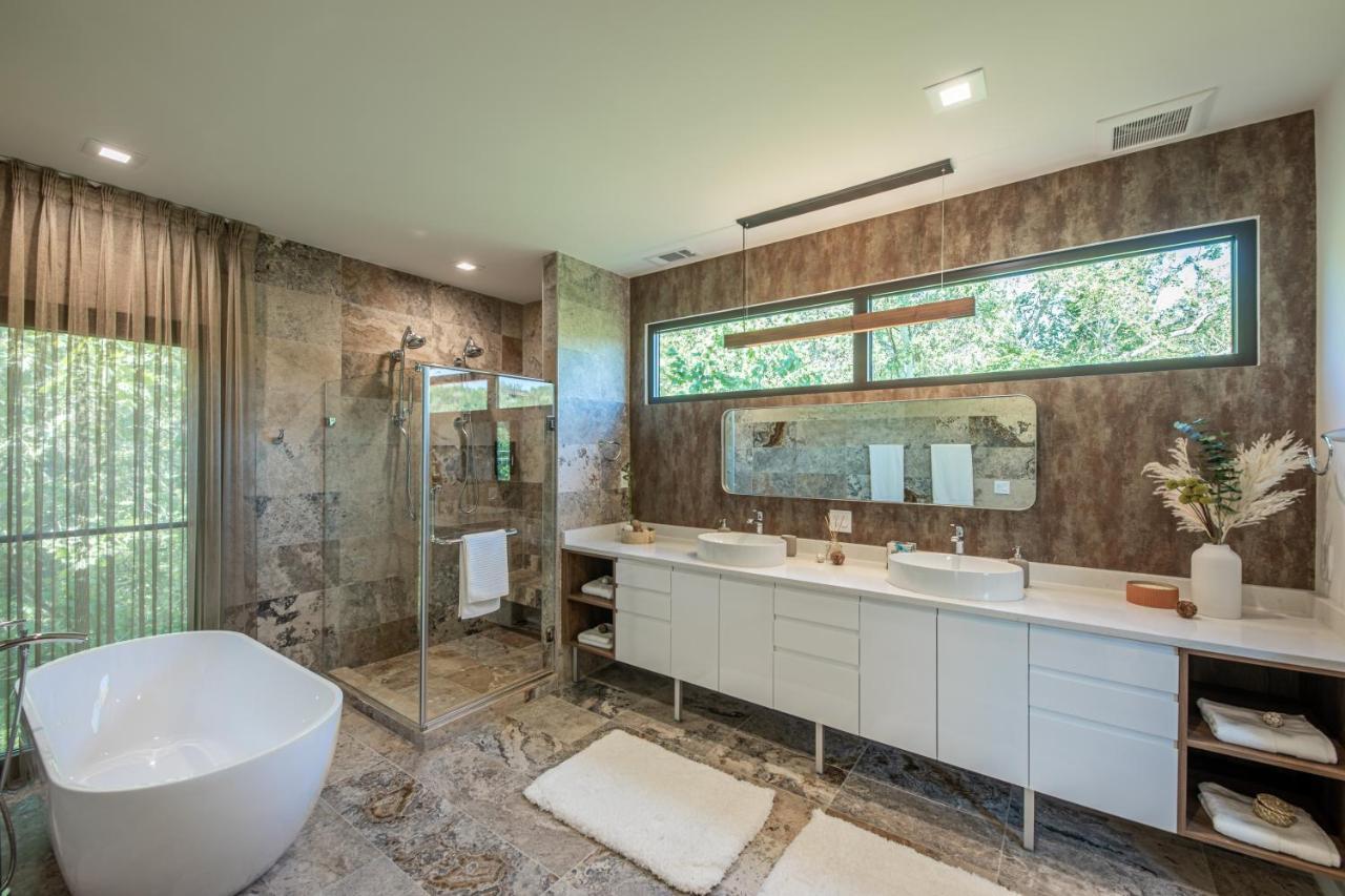 Modern Creek House Getaway In Lakeway Holiday home Austin