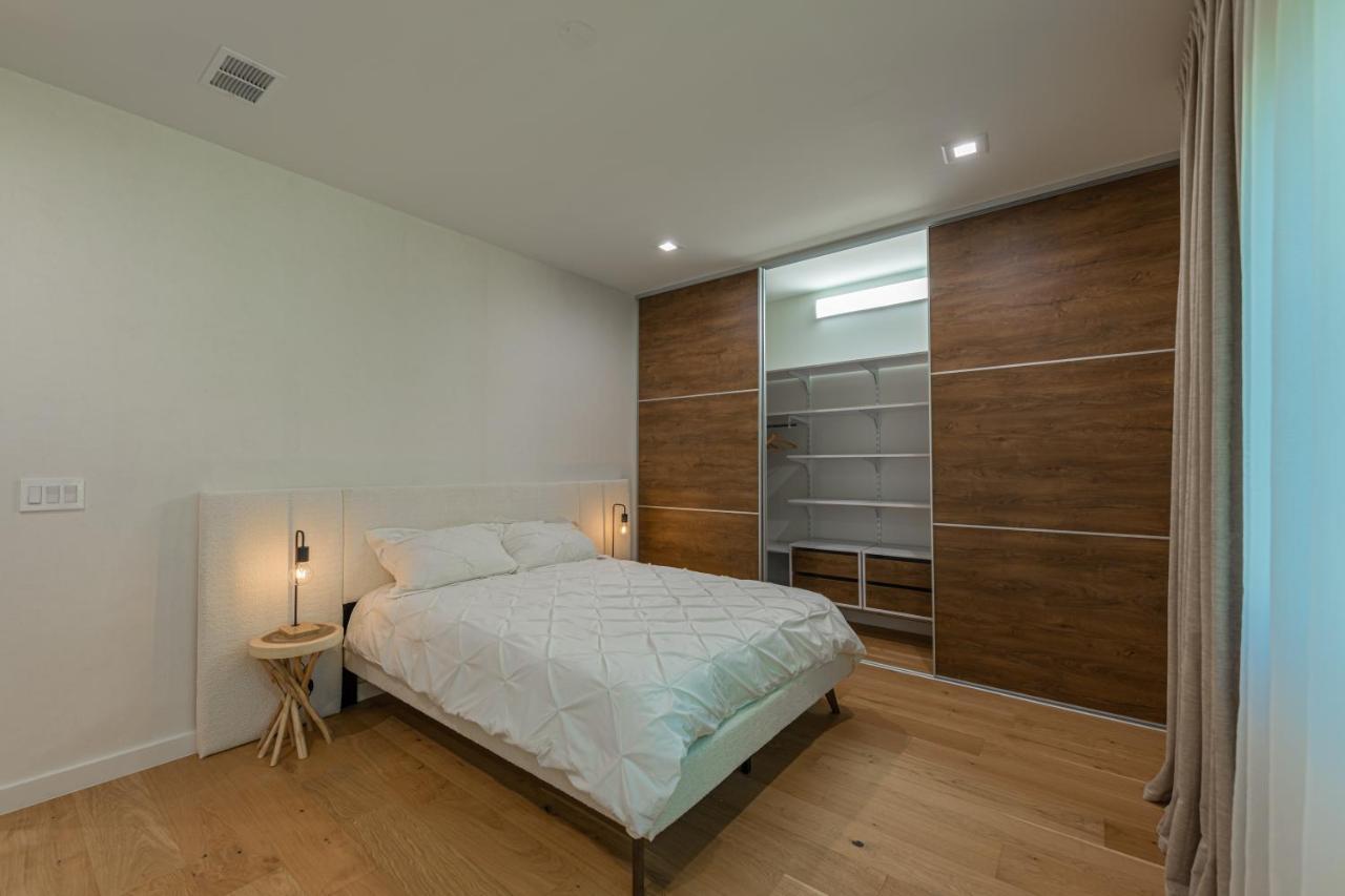 Holiday home Modern Creek House Getaway In Lakeway Austin