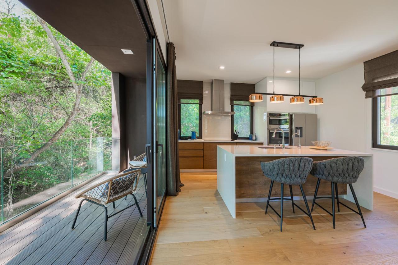 Modern Creek House Getaway In Lakeway Holiday home Austin