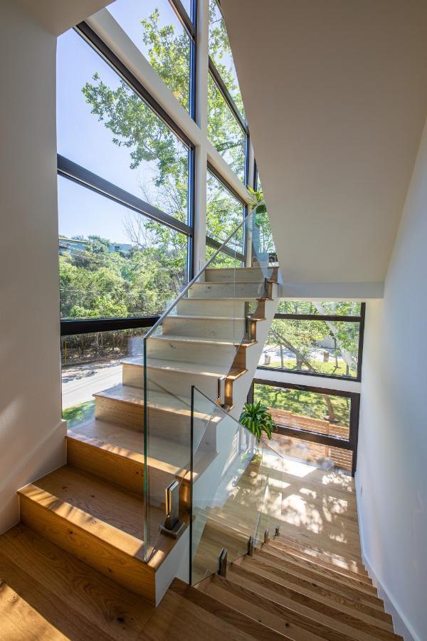 Modern Creek House Getaway In Lakeway Austin