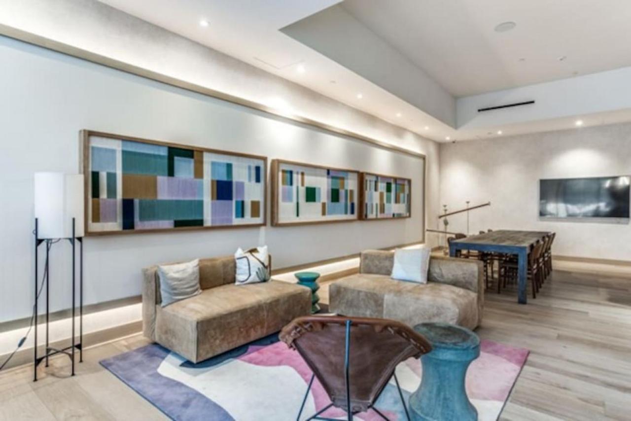 2 Bedroom Lux Panoramic View - Rainey Apartment Austin