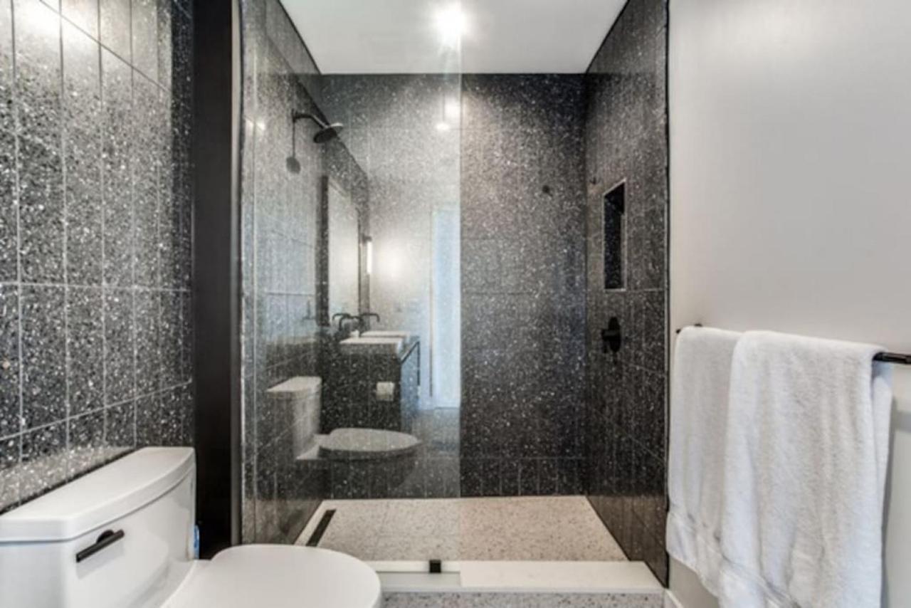 Apartment 2 Bedroom Lux Panoramic View - Rainey Austin