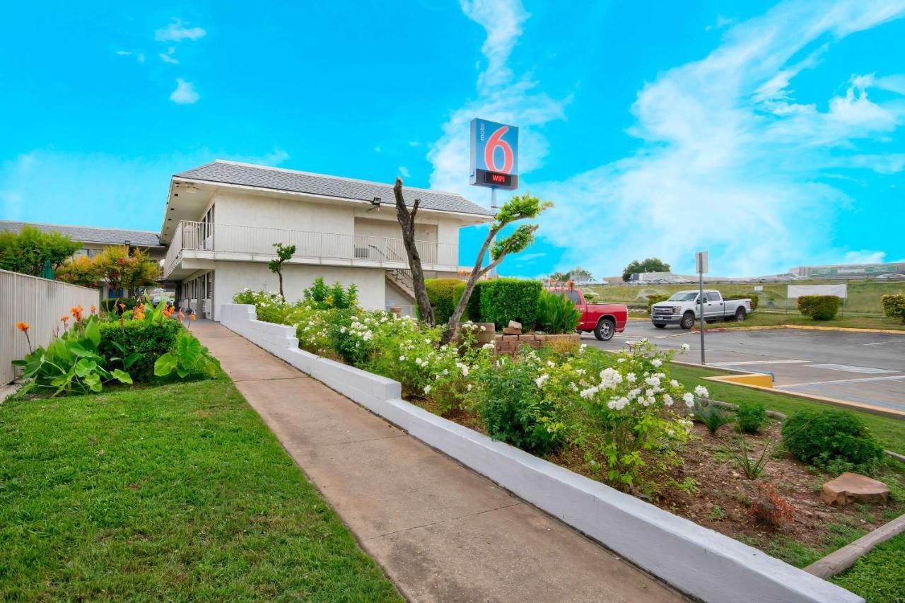 Hotel 6-austin, Tx - North