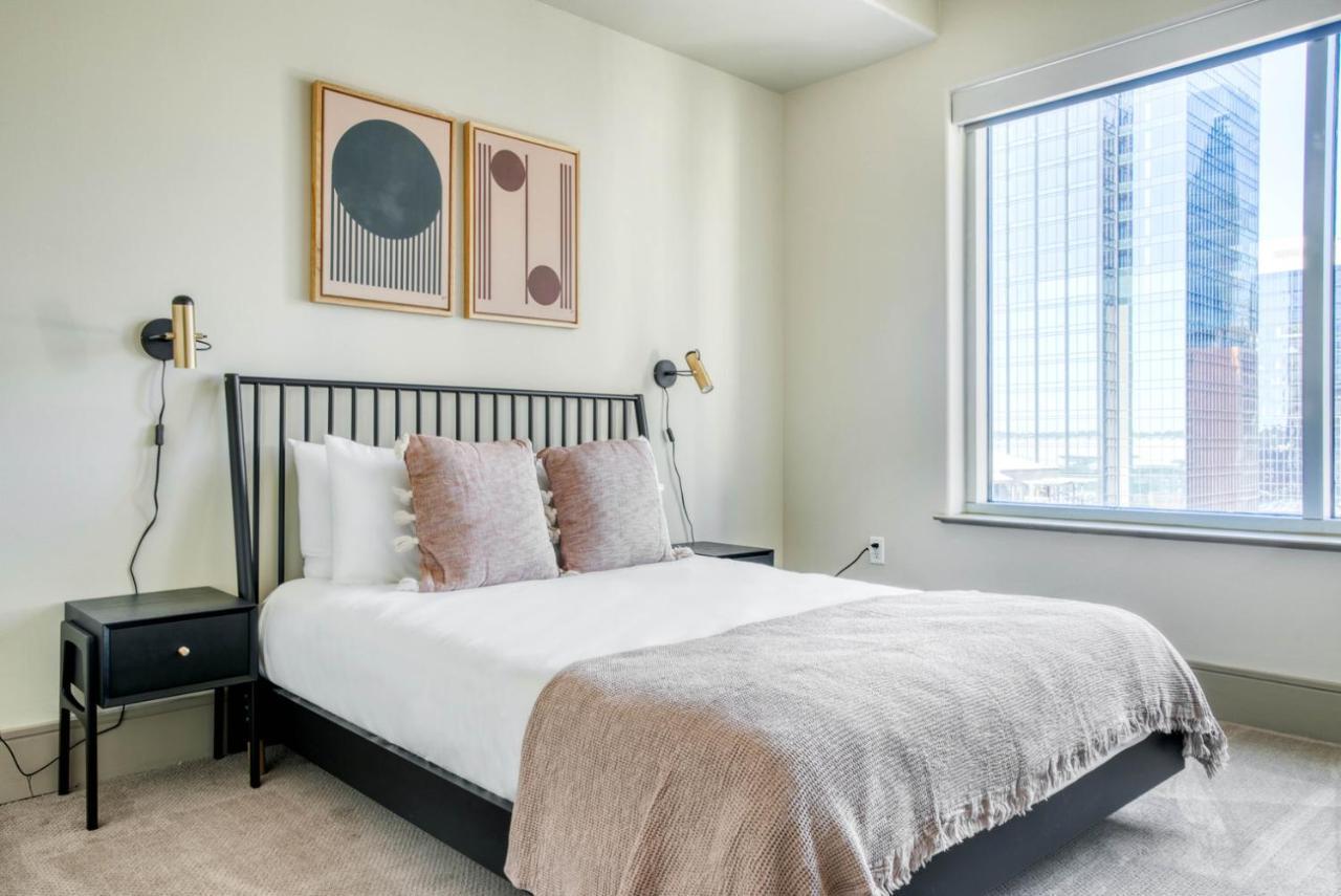 Apartment Downtown 1br W Gym Wd Deck Nr 6th St Bars Atx-10 Austin