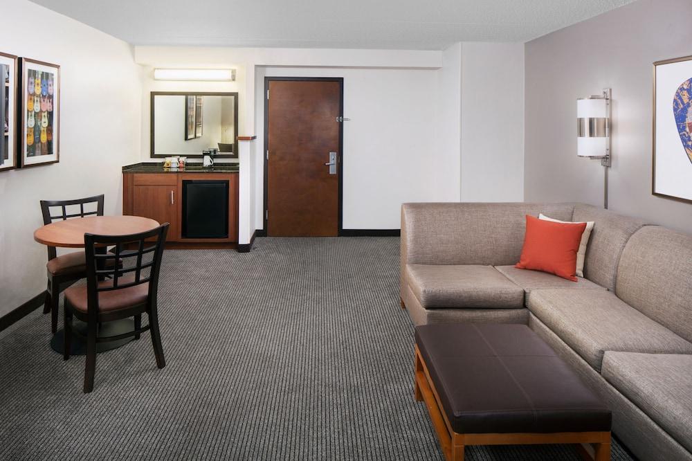 Hyatt Place Arboretum