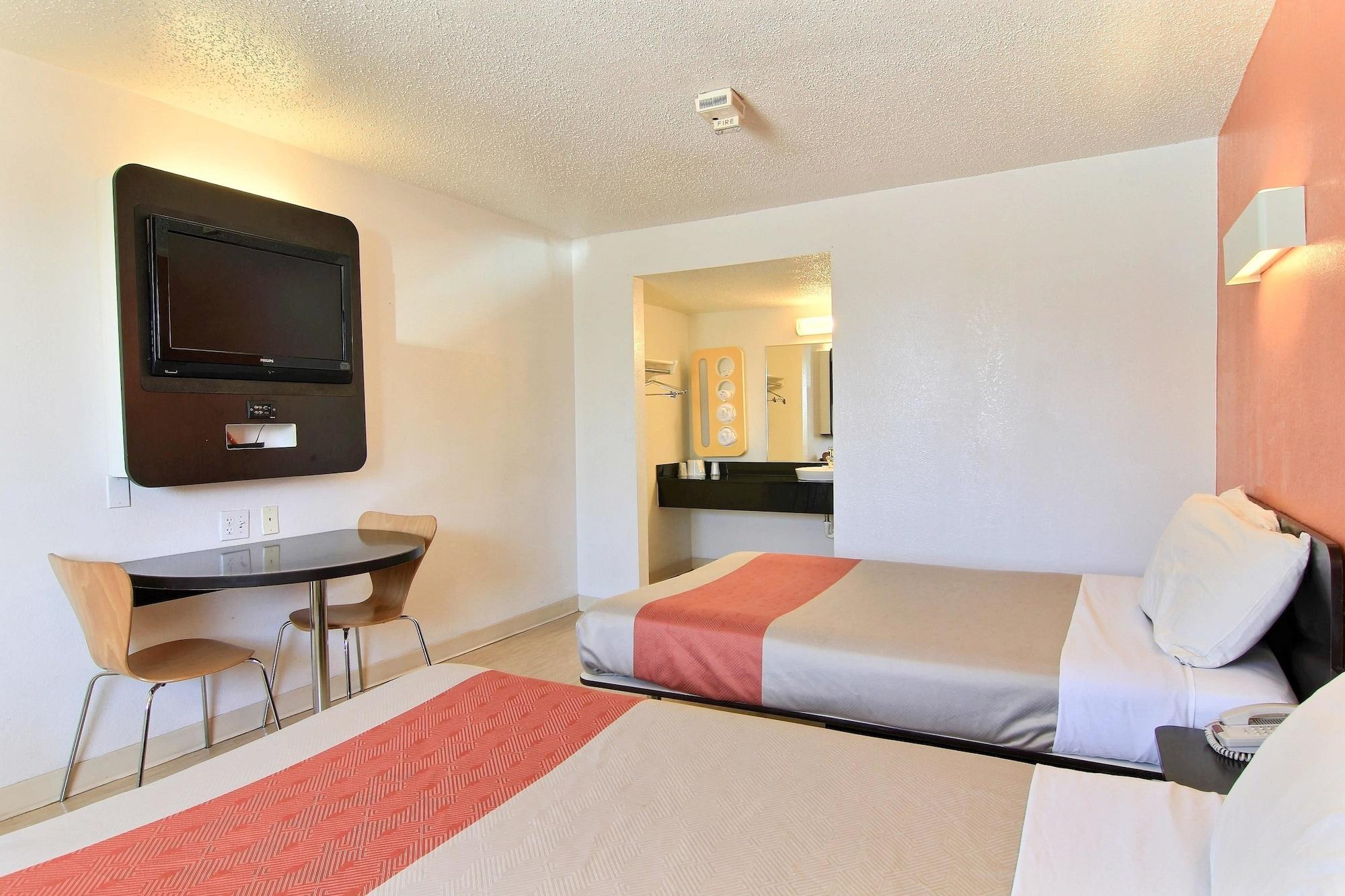 Hotel 6-austin, Tx - North