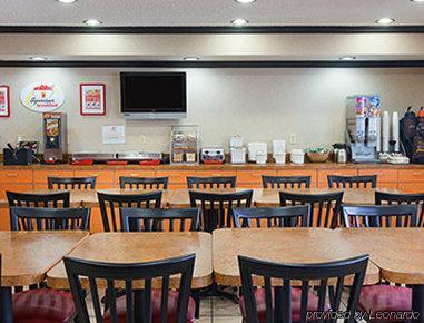 Motel Super 8 By Wyndham University/downtown Area 2*