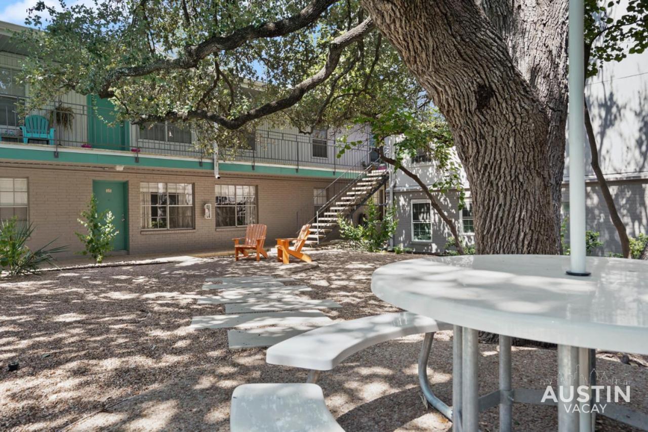 Long Term Luxury In Prime Location And Swimming Pool Holiday home Austin