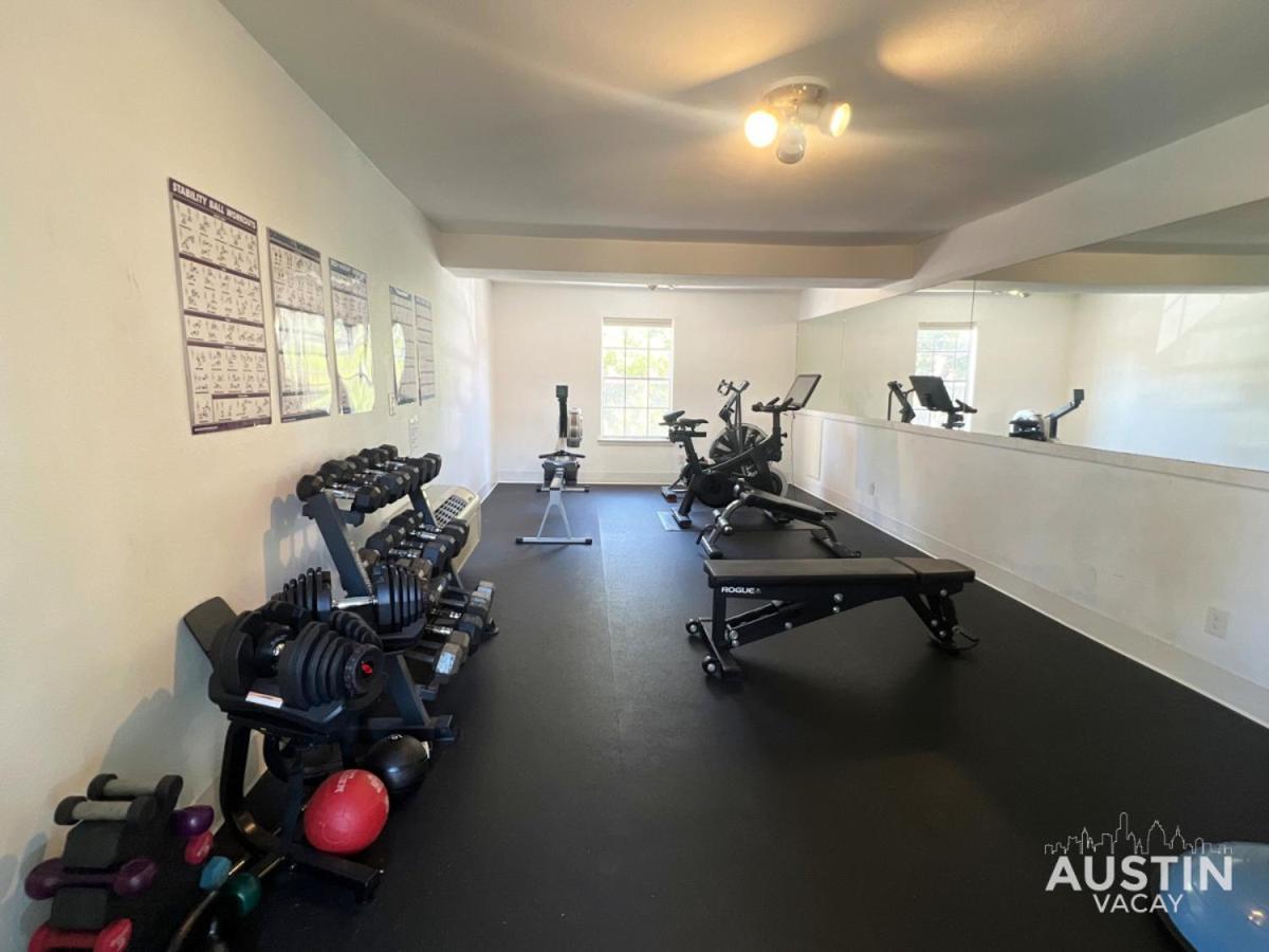 Long Term Luxury In Prime Location And Swimming Pool Austin
