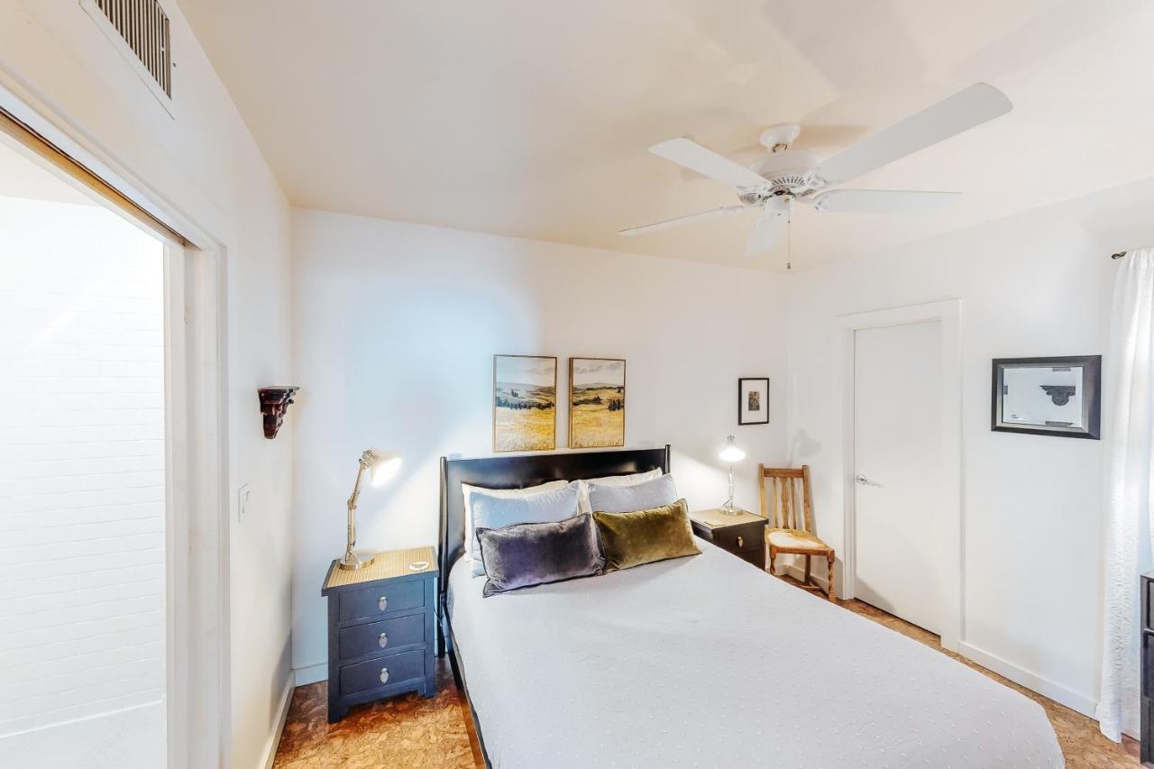 East 6th Historic Loft Apartment Austin