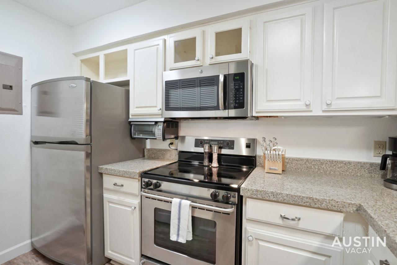 Holiday home Longer In King And Poolside Fun! Austin