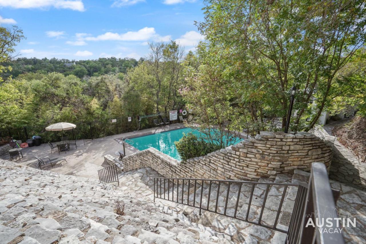 Longer In King And Poolside Fun! * Austin