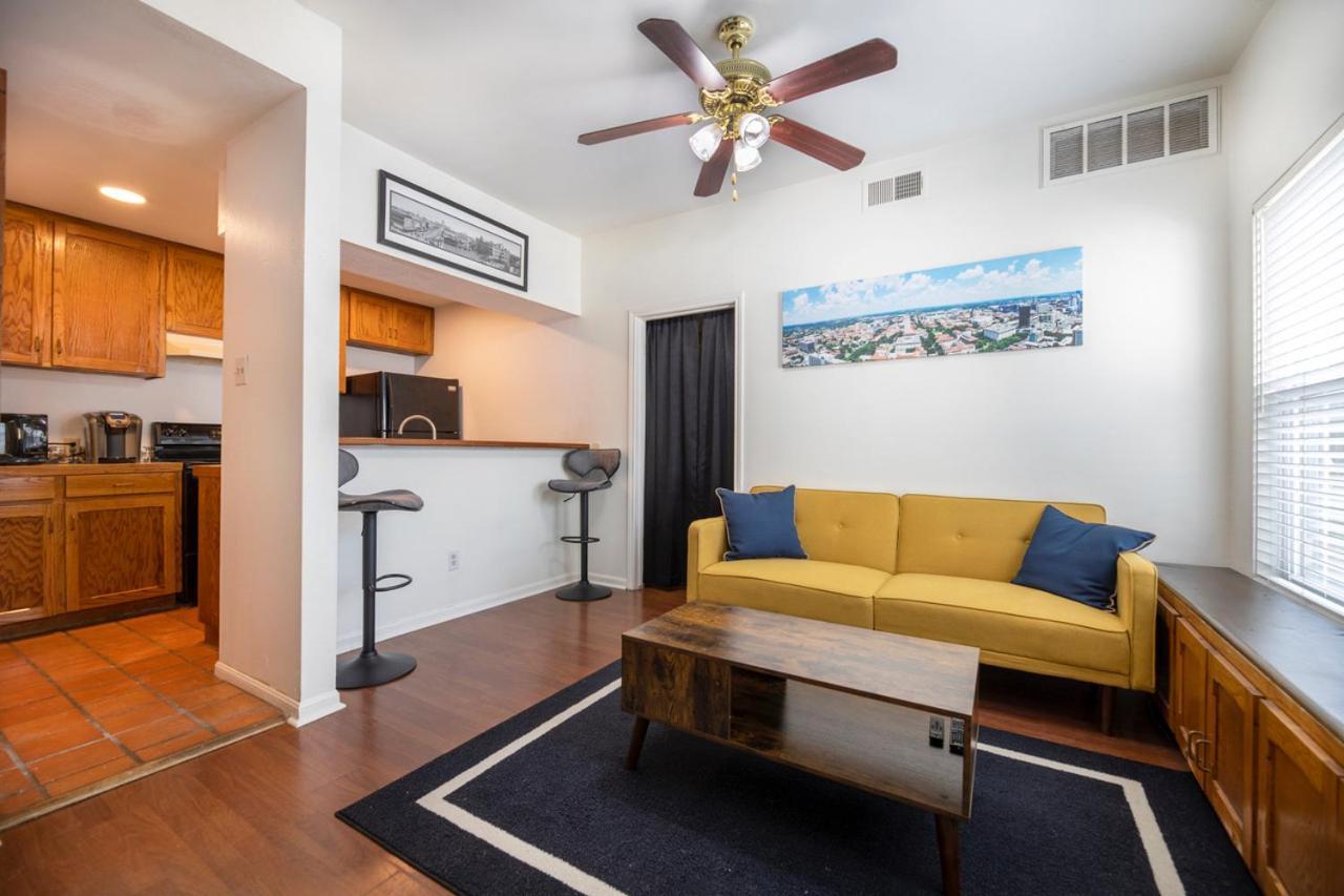 Apartment Charming Mini-suite In West Campus! *
