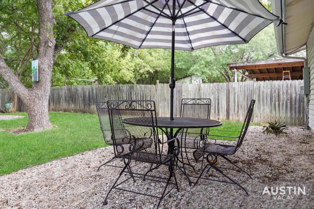 Holiday home 12 Min To Airport Spacious Backyard And Fire Pit