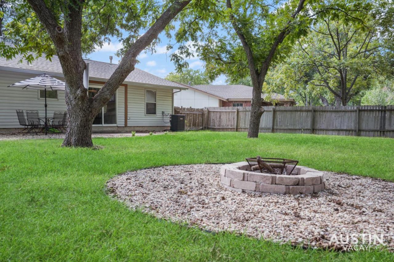 12 Min To Airport Spacious Backyard And Fire Pit *