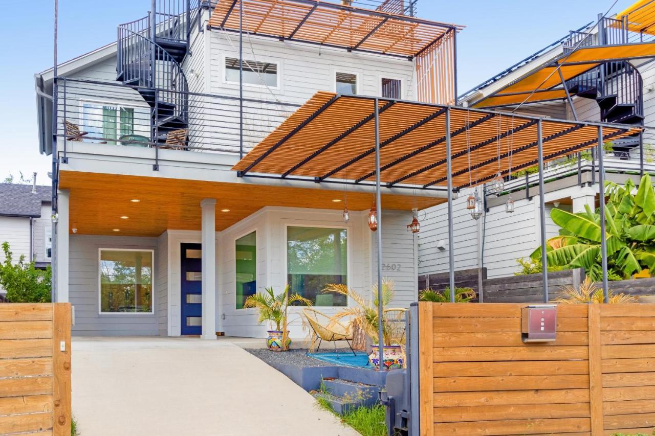 Eastside Rooftop Oasis Holiday home *