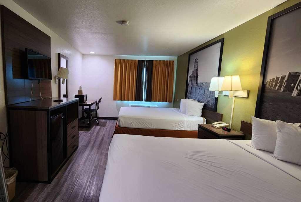 Super 8 By Wyndham North/university Area Hotel 2*