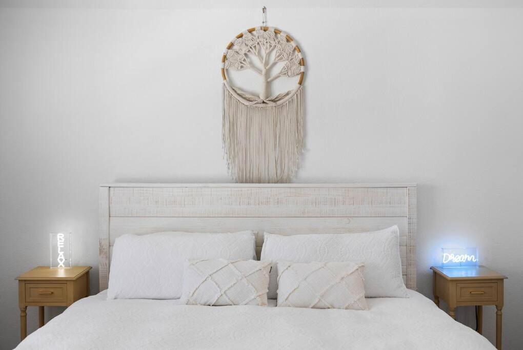 Zen With A Cozy Tree House Austin