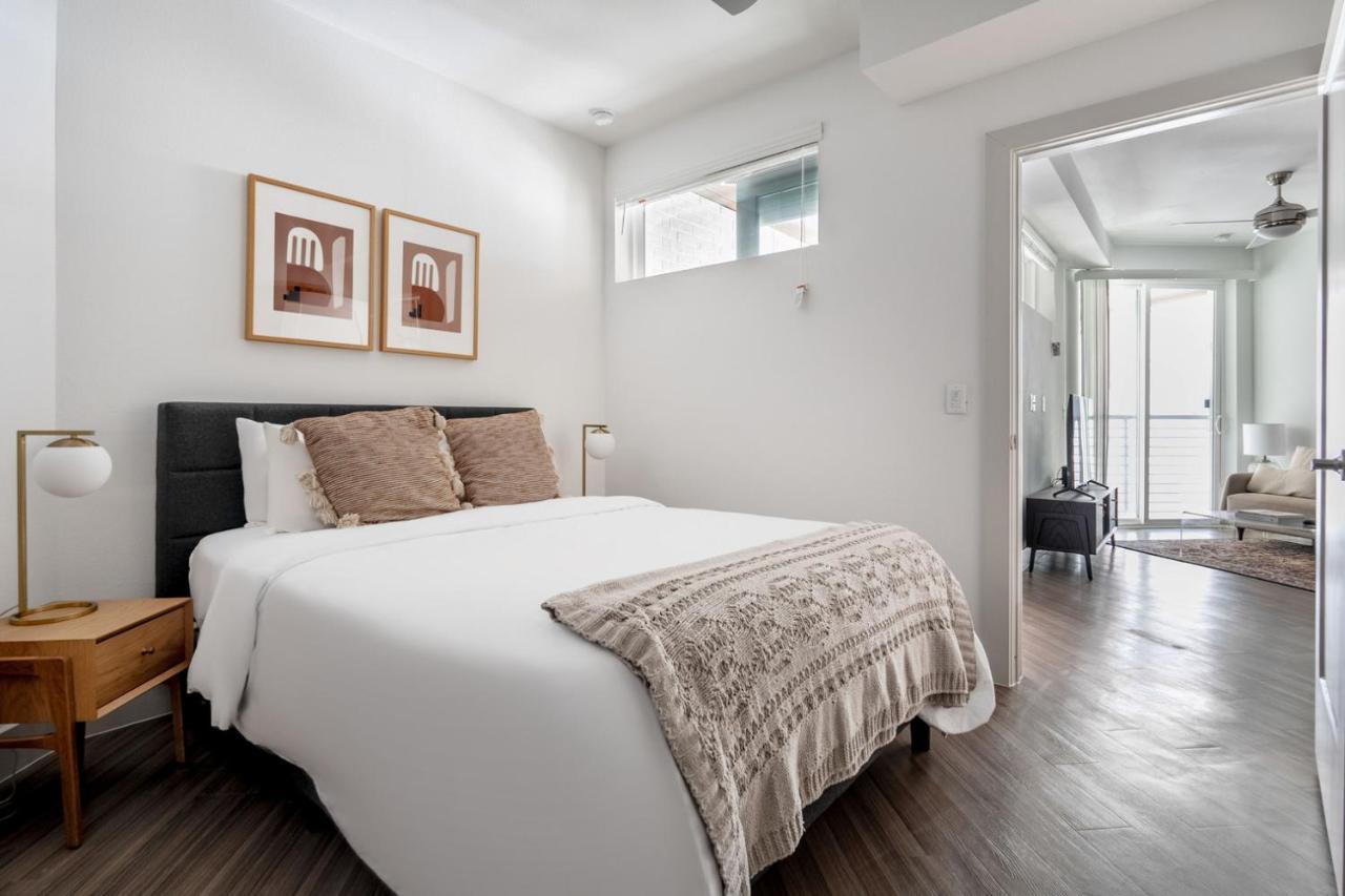 Downtown 1br W Deck Gym Nr Shopping Atx-214 Apartment *