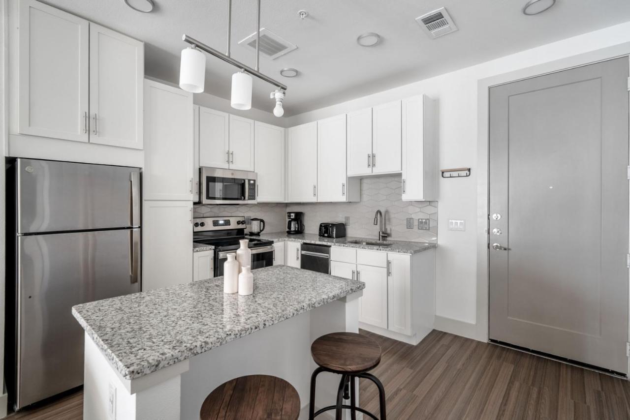 Downtown 1br W Deck Gym Nr Shopping Atx-214