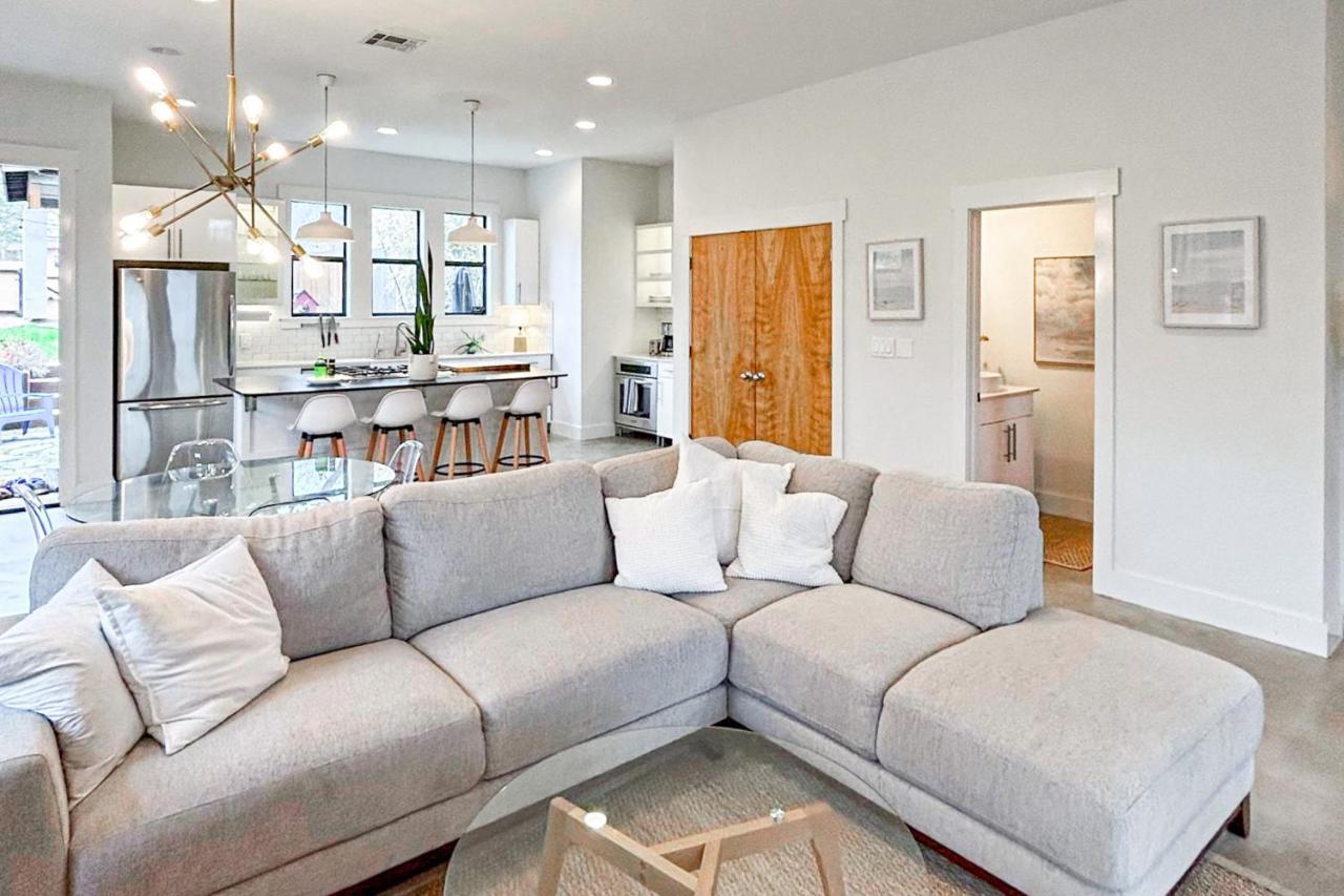 Charmer Apartment