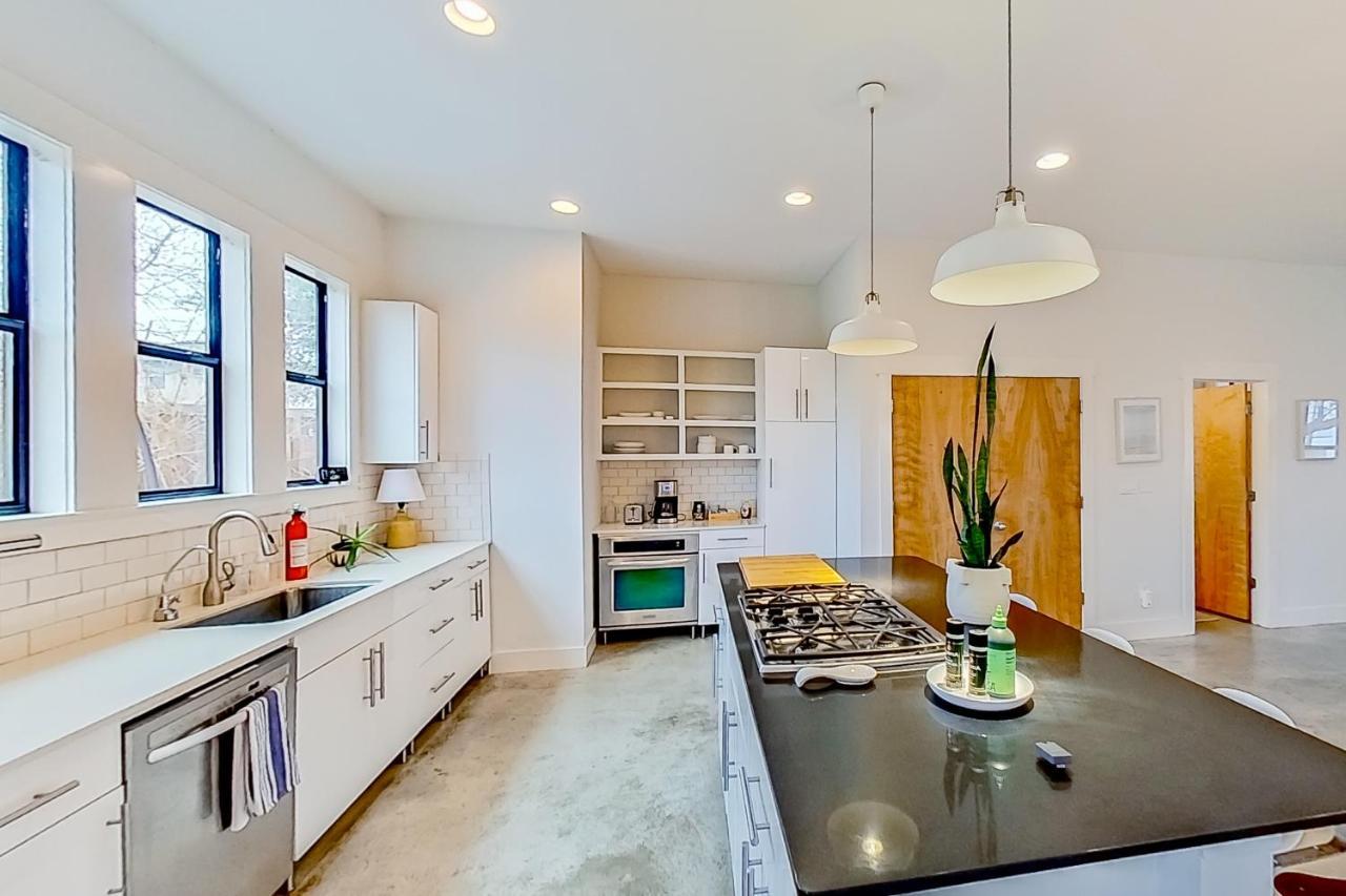 Apartment Charmer *
