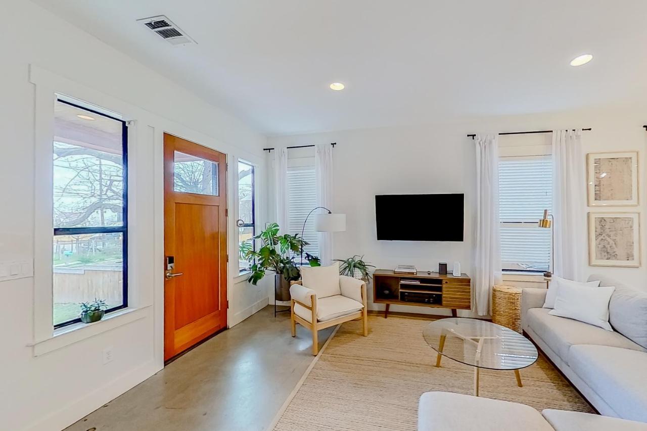 Charmer Apartment *