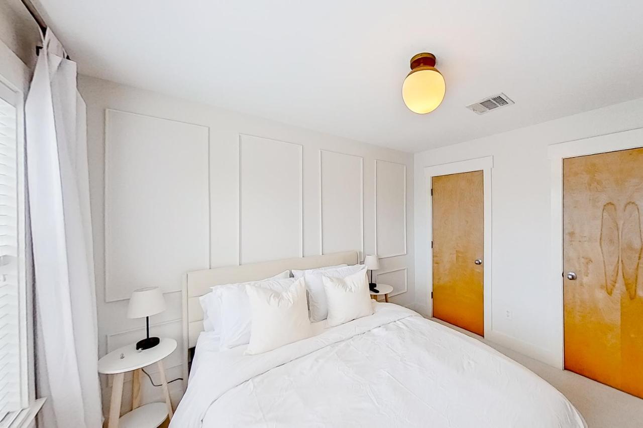 Charmer Apartment