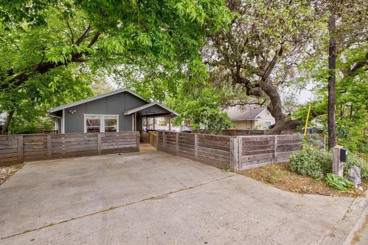 Oak Grove Holiday home Austin