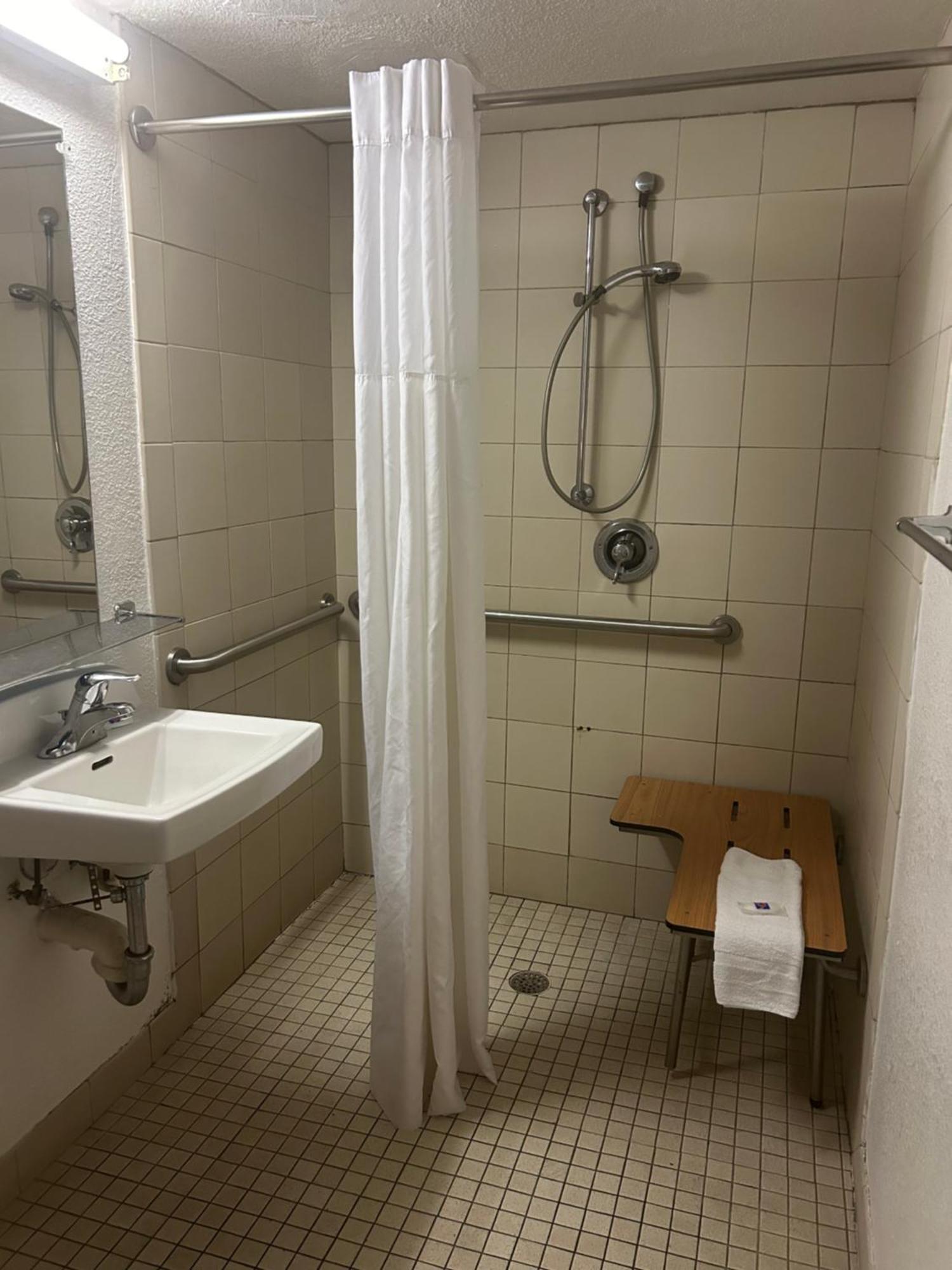 Hotel 6-austin, Tx - North 3*