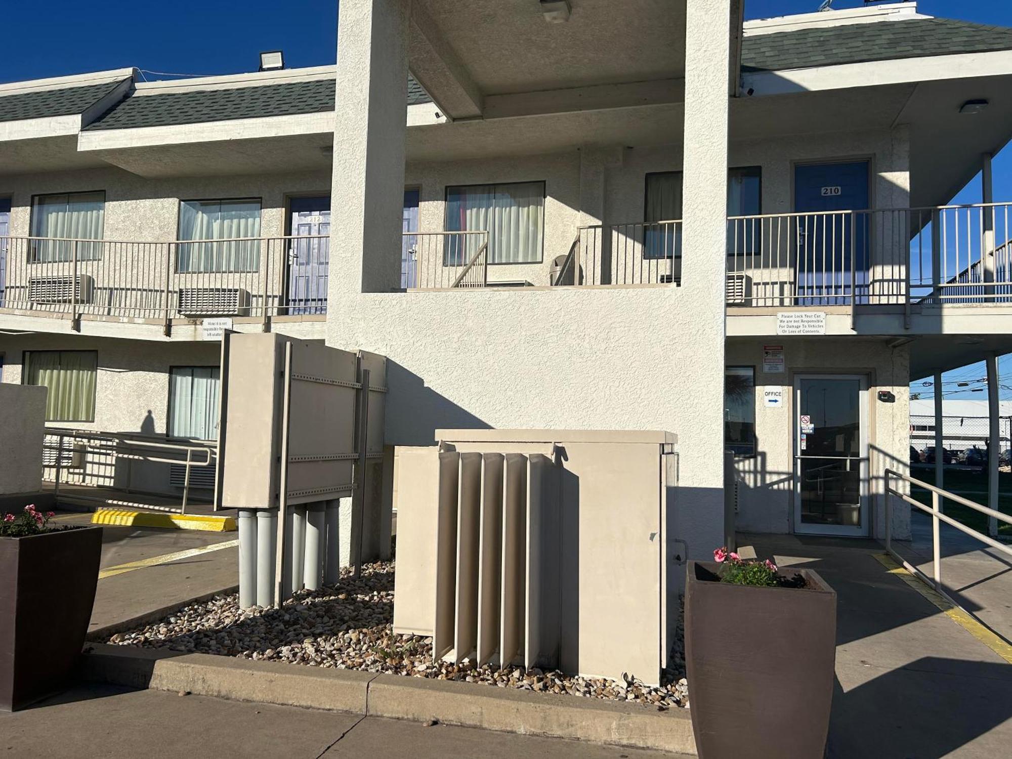Hotel 6-austin, Tx - North 3*