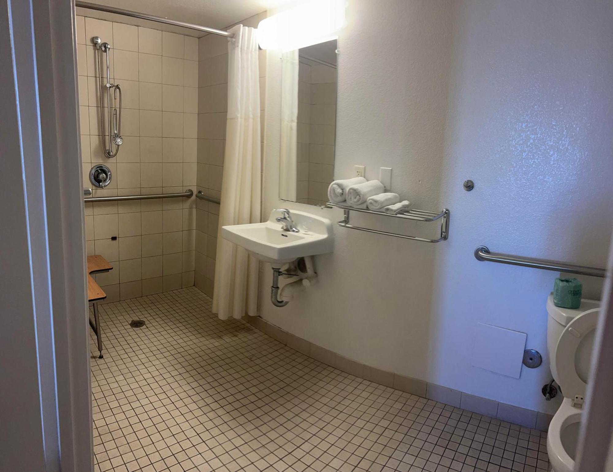 Hotel 6-austin, Tx - North
